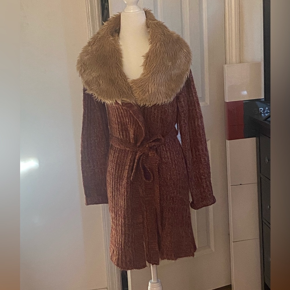Hem & Thread Rust cardigan 
 penny lane vibe  
Faux Fur Collar that’s removable